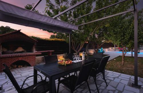 Znjan Villa | Villa Little Heaven