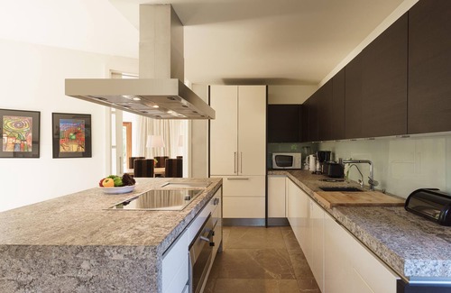 Pollensa Villa | Villa 'Llenaire' with Mountain View, Wi-Fi and Air Conditioning