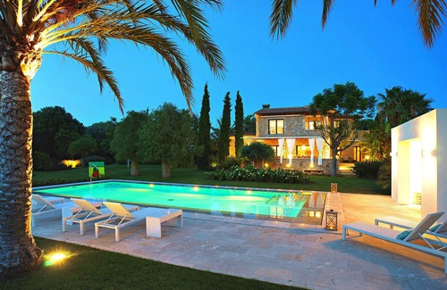 Pollensa Villa | Villa 'Llenaire' with Mountain View, Wi-Fi and Air Conditioning