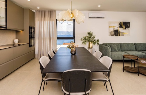 Dugi Rat Villa | Villa Logos