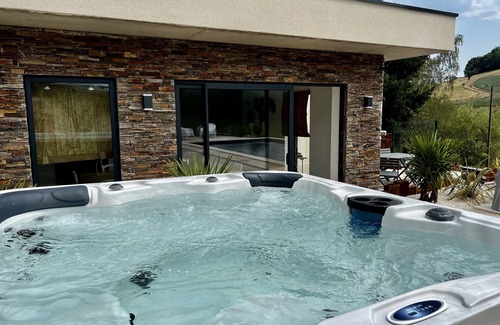 Saint-Heand Villa | Villa Loma - Swimming pool & SPA