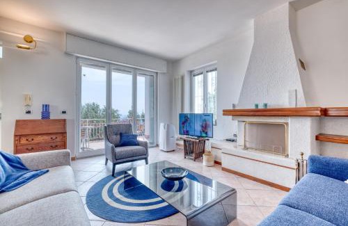 Vigo-Peirano Apartment | Villa Luce del Sol with Pool - L