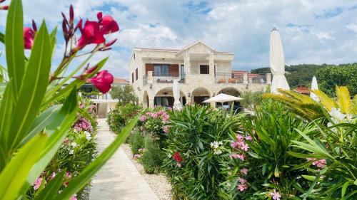 Poljica Apartment | Villa Ludilo mit 4 Apartments in Poljica - Marina bei Trogir Split