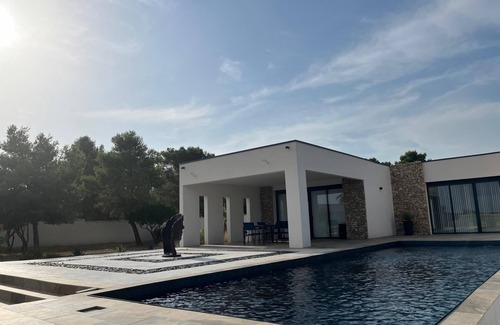Les 3 Ponts Villa | VILLA LUMIERE