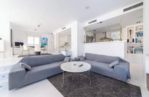 San Jose Villa | Villa 'Lux' with Sea Views, Wi-Fi and Air Conditioning
