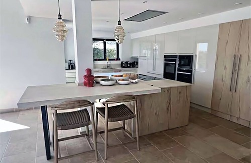 Les Restanques Villa | Villa Luxe Avec Piscine vue Paronamique de la Baie de St Tropez & Plages 10mns!