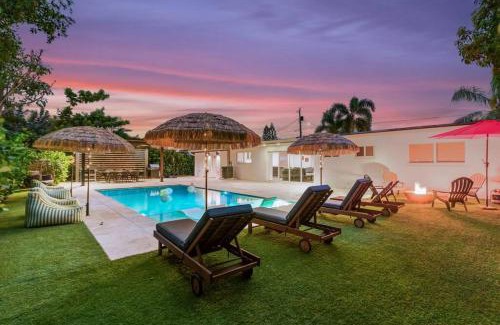 Ojus House | Villa Luxe Modern Pool Covered Terrace