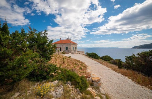 Cove Rogacic Villa | Villa Luxury Lighthouse Vis-Croatia