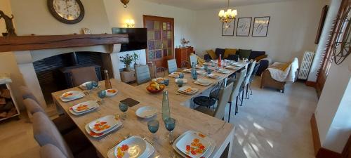 Saint-Michel-Tubœuf House | Villa Maëlla - 2 gîtes - jardin, piscine et SPA privés