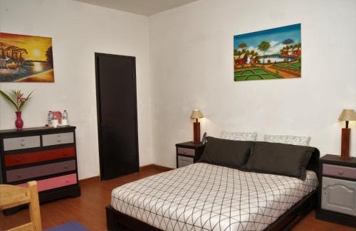 Antananarivo Hotel | Villa Mahefa - WIFI - Canal Plus - Terrasse & Jardin