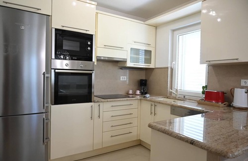 Knezovici Villa | Villa Maja