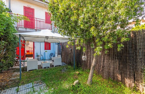 Fondachello Villa | Villa 'Marecalmo Holiday House' with Private Terrace, Wi-Fi and Air Conditioning