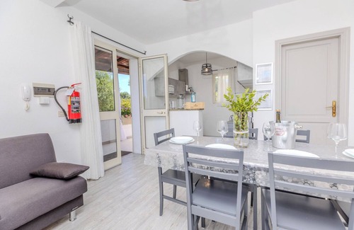 Pittulongu House | Villa Marianna 1 km from beaches sea view, large garden, verandas, barbecue.