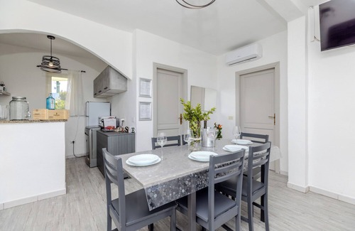Pittulongu House | Villa Marianna 1 km from beaches sea view, large garden, verandas, barbecue.