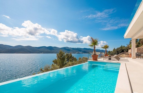 Viganj Villa | Villa Maris, infinity pool, sauna, beachfront, pets friendly