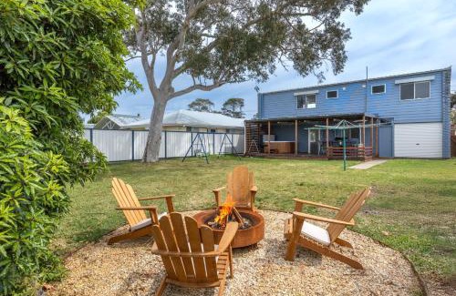 Callala Beach House | Villa Maris - Pet Friendly with Spa & Fire Pit