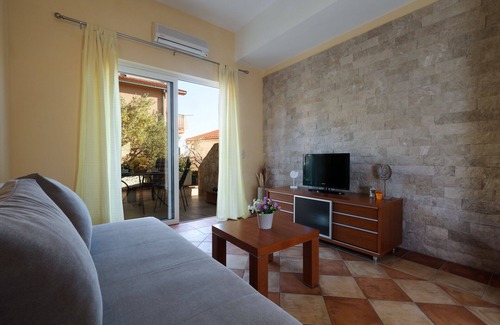 Krvavica Apartment | Villa Matija **** SWIMMING POOL HEATED, NEAR THE BEACH, WiFi, PARKING