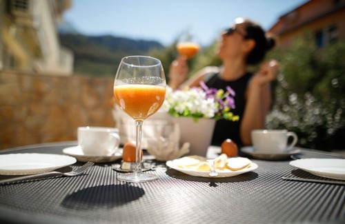 Krvavica Apartment | Villa Matija **** SWIMMING POOL HEATED, NEAR THE BEACH, WiFi, PARKING