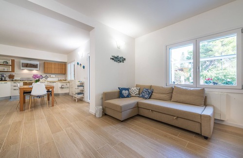 Santa Margherita di Pula Villa | Villa "Maya" with Private Terraces & Wi-Fi