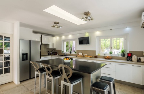 Roquefort-les-Pins Ski Chalet | Villa Mazal Pool & Peace in Roquefort-les-Pins