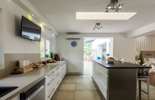 Roquefort-les-Pins Ski Chalet | Villa Mazal Pool & Peace in Roquefort-les-Pins