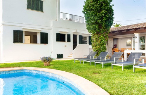 Cala d'Or Ski Chalet | Villa Menorca: Un Oasis de Tranquilidad y Confort. ¡A 5 Minutos de Todo!
