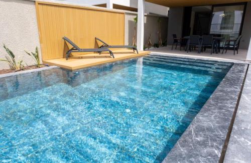Cesme Villa | Villa merkez havuzlu odalarbanyolu