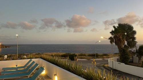 Jan Thiel Villa | Villa met zeezicht & infinitypool Jan Thiel Curacao