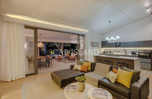 Grand Gaube House | Villa Metal House, contemporary and peaceful