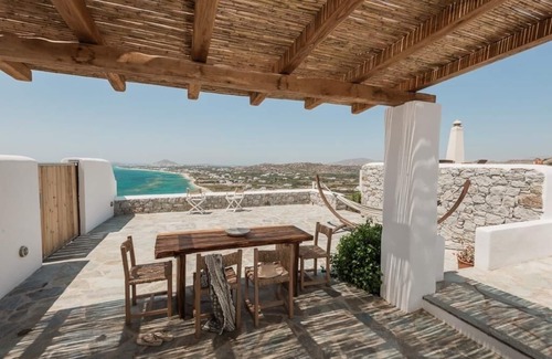 Maragas Villa | Villa Mihail is luxury suite by the sea