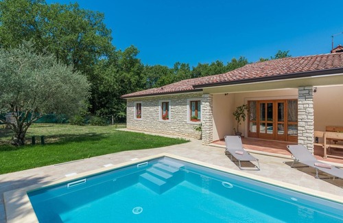 Babici Ski Chalet | Villa Mirabella - Two Bedroom Chalet, Sleeps 6