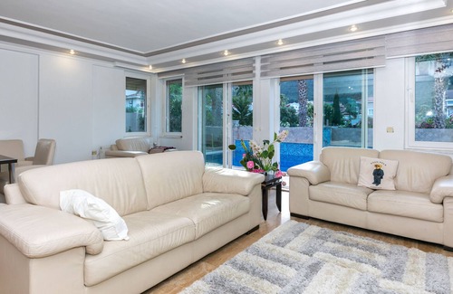 Icmeler House | Villa Mo İçmeler Daily Weekly Rentals