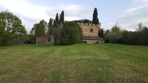 Montalcino Villa | villa montalcino palazzina castelverdelli
