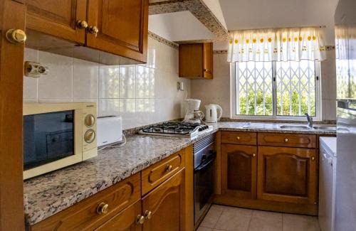 Tunes Villa | Villa Monte Bixo - Free WIFI . Swimmning Pool - BY BEDZY