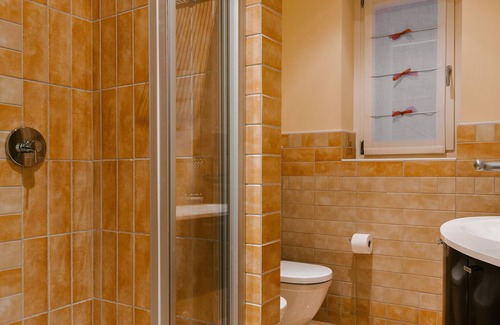 Varenna Apartment | Villa Monti: apt Violet