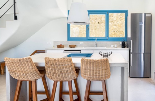 Kanalia Villa | Villa 'Myko By The Sea' with Sea View, Wi-Fi and Air Conditioning