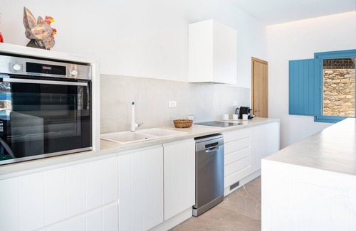 Kanalia Villa | Villa 'Myko Seafront' with Sea View, Wi-Fi and Air Conditioning