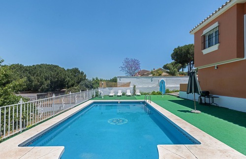 Pinos de Alhaurin Villa | Villa 'Nature Pinos De Alhaurin' with Mountain View, Wi-Fi and Air Conditioning