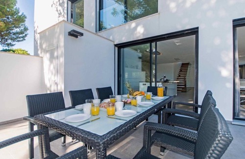 Muro Villa | Villa 'Naturamar' with Private Terrace, Wi-Fi and Air Conditioning