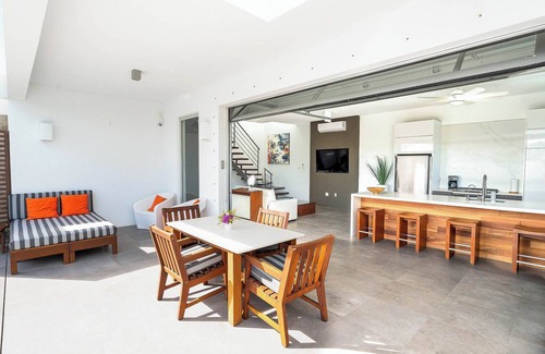 Long Bay Villa | Villa Near Ocean + Private Pool - White Villas (3)