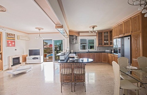 Paralimni Villa | Villa Nekta - Luxury 5 Bedroom Villa with Great Pool Area- Home Gym