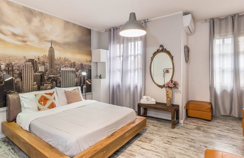 Castelnuovo del Garda Villa | Villa "Nest" with Private Terrace, Private Garden & Wi-Fi