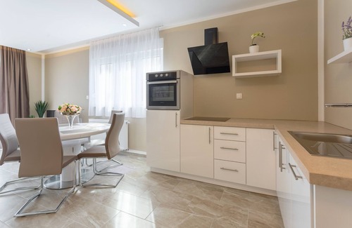 Kastel Novi Villa | VILLA NICOLINA - HEATET POOL - SUN DECK WITH JACUZZI -