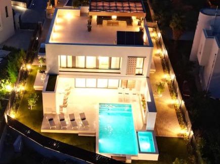 Split Villa | Villa Nikandra - A designer's dream -