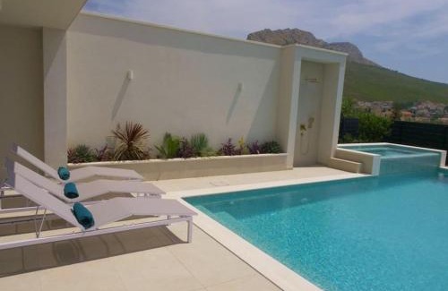 Split Villa | Villa Nikandra - A designer's dream -