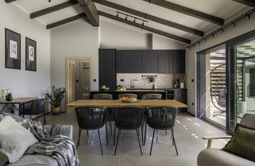 Hum Villa | Villa Noeli with Swimming Pool