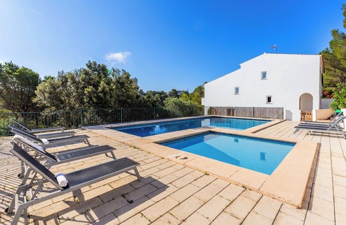 Serpentona Villa | Villa 'Nueva Ii' with Mountain View, Shared Pool and Wi-Fi