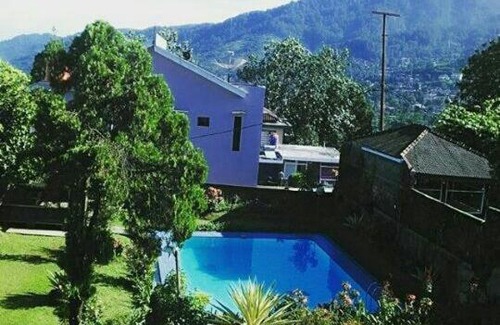 Cisarua Villa | Villa Oak Tree Puncak