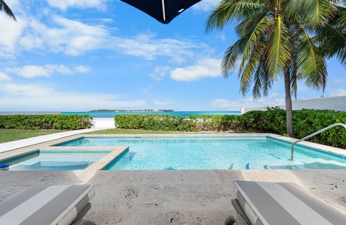 Nassau House | Villa Oasis- Beachfront House with Pool- Close to BahaMar!