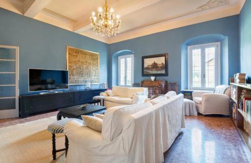 Volta Mantovana Villa | Villa Oleandra with Pool up to 12 People